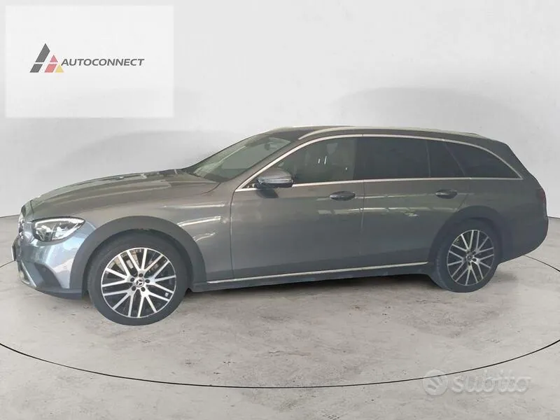 Mercedes-Benz E 2022 photo 3