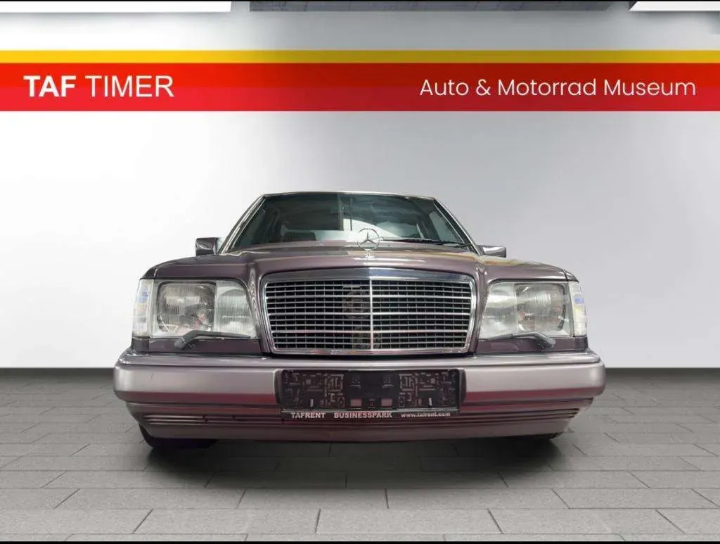 Mercedes-Benz E-Class 1991 photo 2