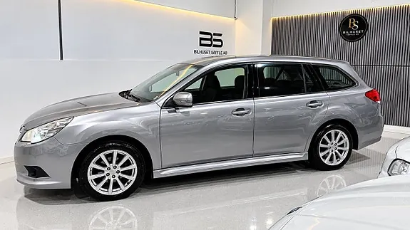 Subaru Legacy 2010 photo 2