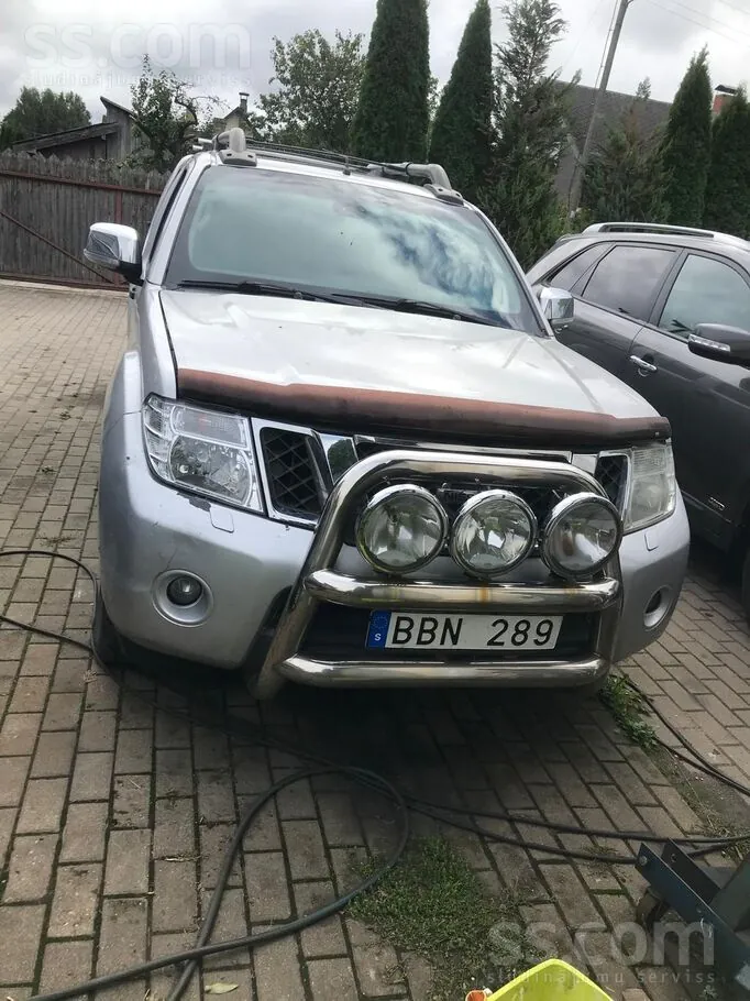 Nissan Navara 2012 photo 2