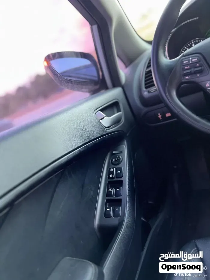 Kia K3 2014 photo 2