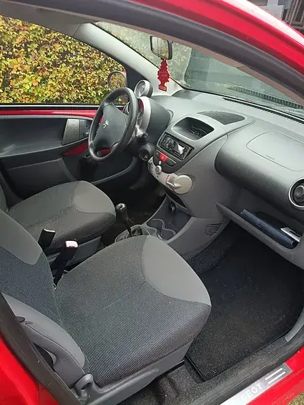 Peugeot 107 2006 photo 2