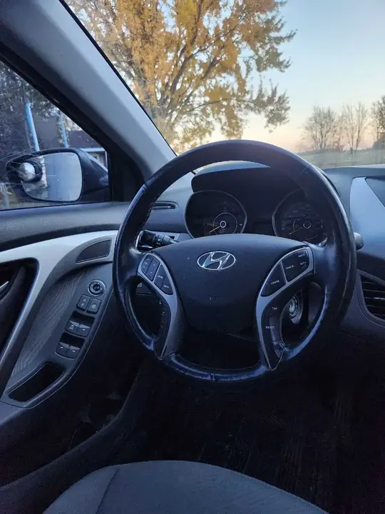 Hyundai Elantra 2013 photo 5