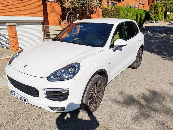 Porsche Cayenne 2016 photo 2