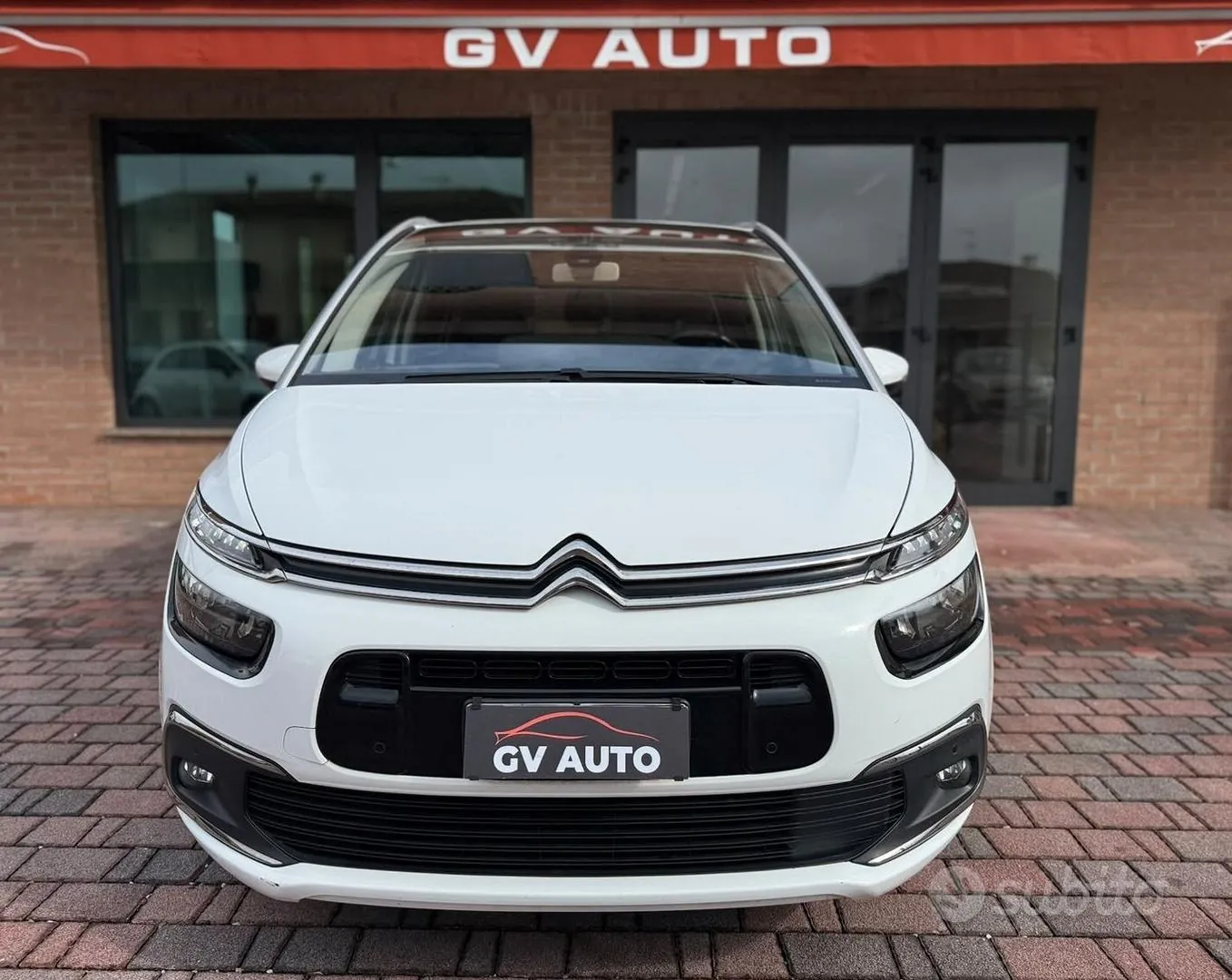 Citroen Grand C4 Picasso 2017 photo 2