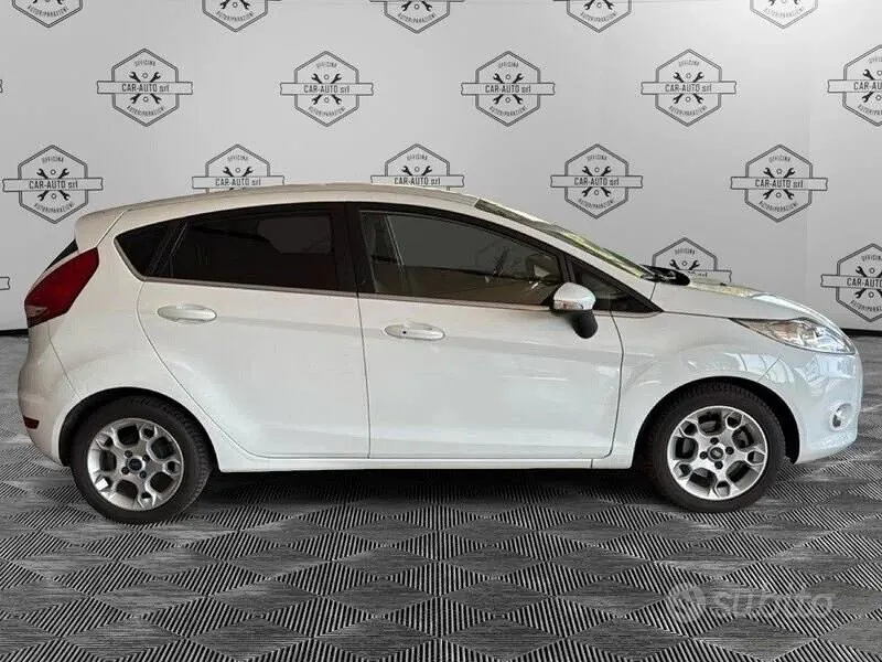 Ford Fiesta 2012 photo 4
