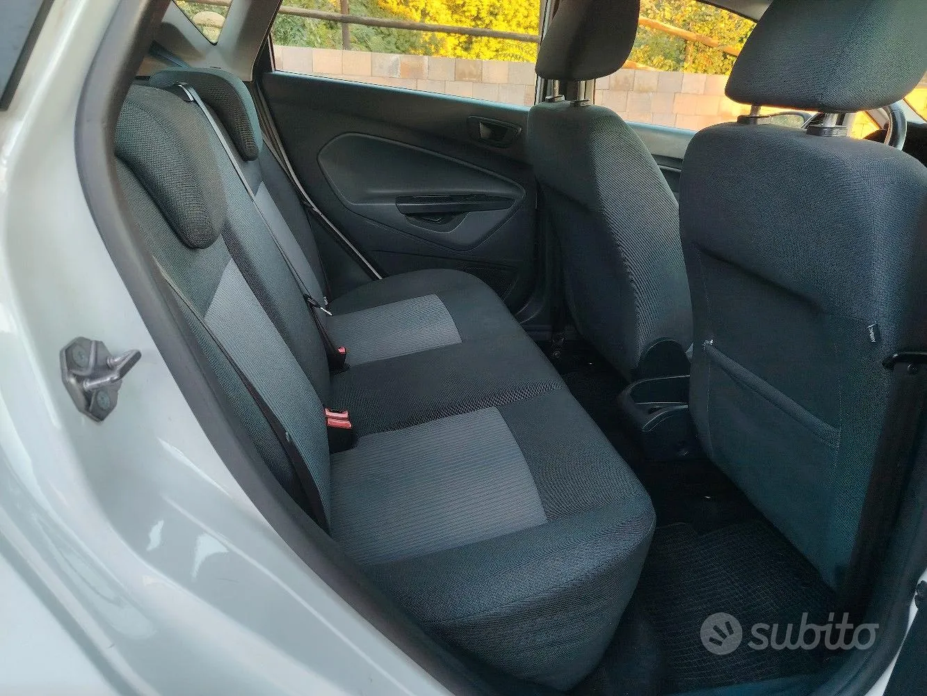 Ford Fiesta 2011 photo 5