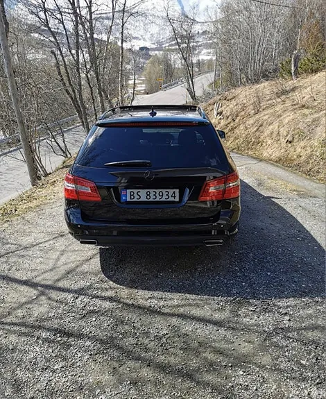 Mercedes-Benz E350 2011 photo 2