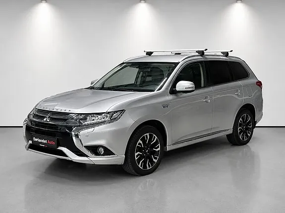 Mitsubishi Outlander 2018 photo 2