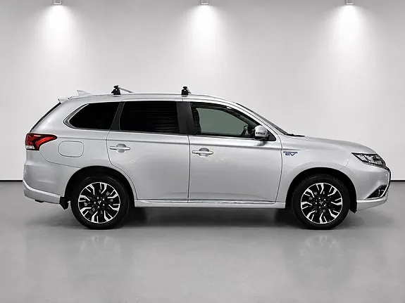 Mitsubishi Outlander 2018 photo 5