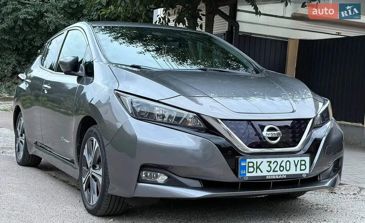 Nissan Leaf 2018 photo 2