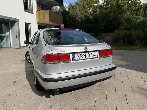 Saab 9-3 2000 photo 2