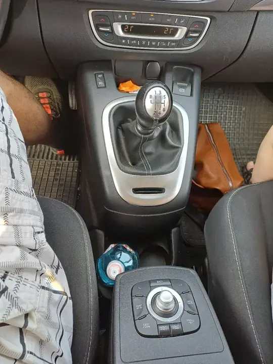 Renault Grand Scénic 2016 photo 2