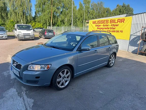 Volvo V50 2011 photo 2