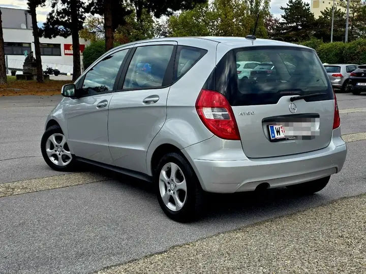 Mercedes-Benz A-Class 2011 photo 3