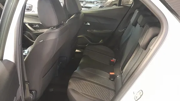 Peugeot 2008 2025 photo 4