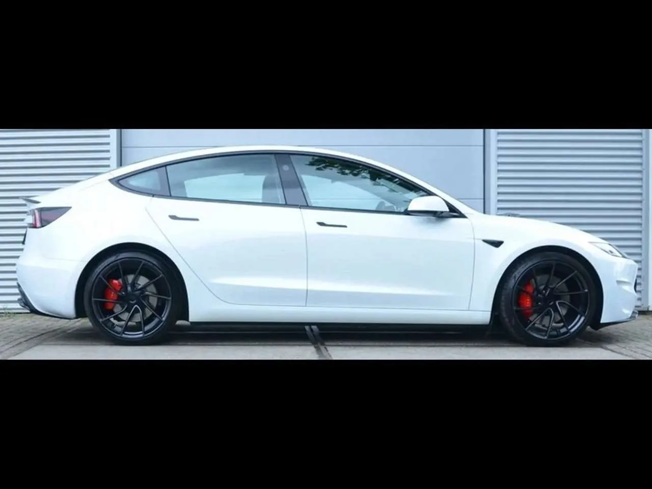 Tesla Model 3 2025 photo 3