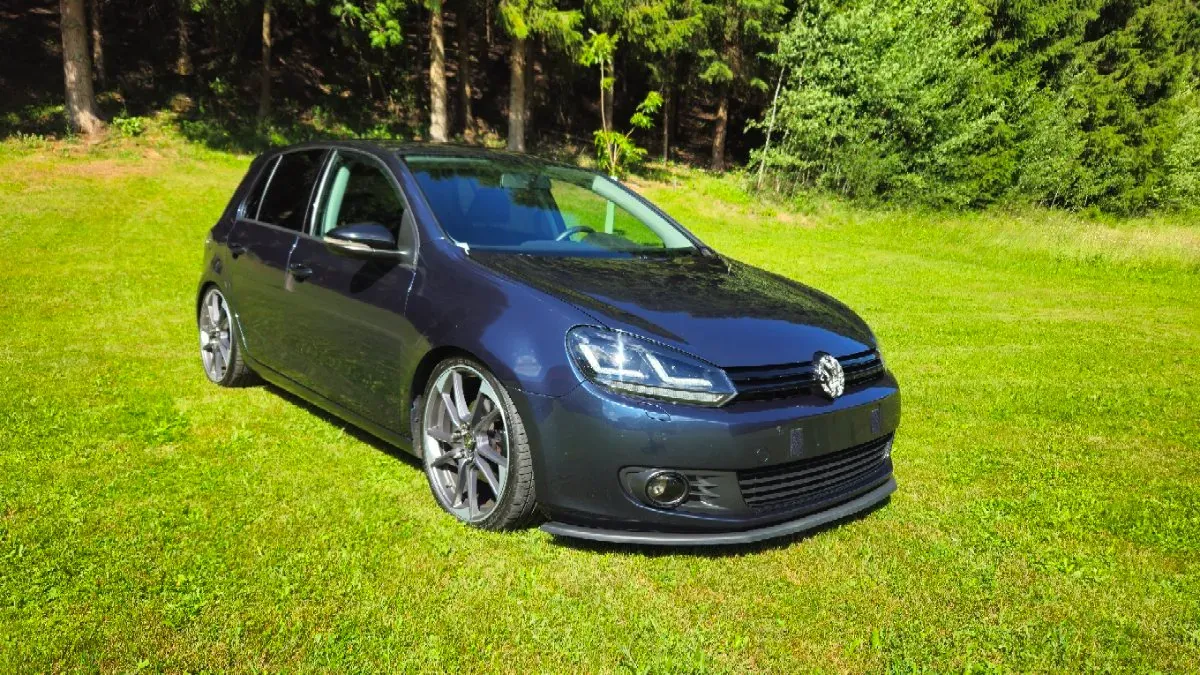 Volkswagen Golf 2010 photo 2