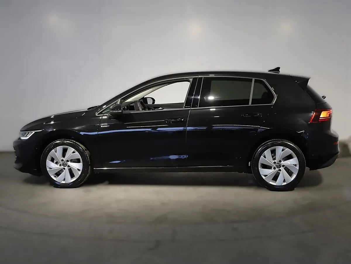 Volkswagen Golf 2026 photo 2