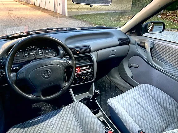 Opel Astra 1997 photo 5