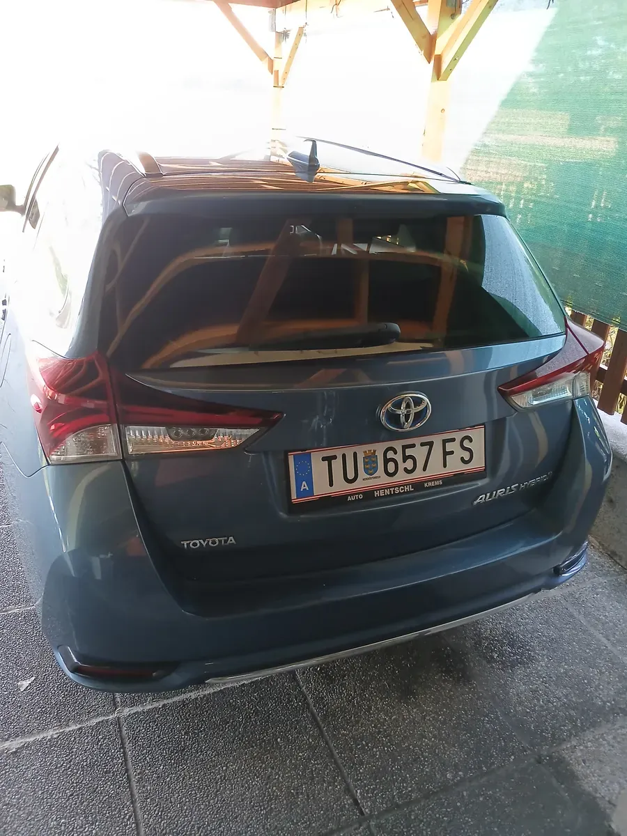 Toyota Auris 2015 photo 3