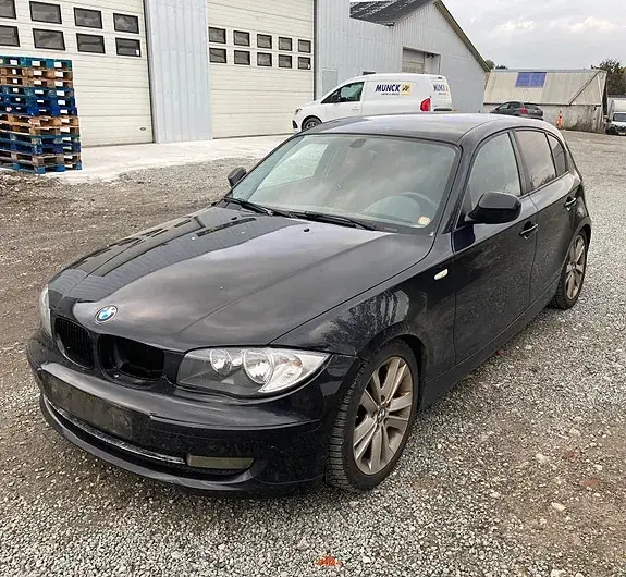 BMW 116D 2010 photo 2