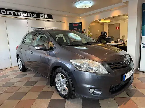 Toyota Auris 2011 photo 5