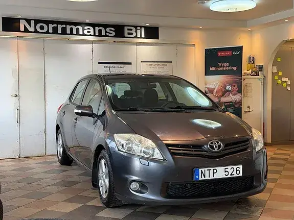 Toyota Auris 2011 photo 3