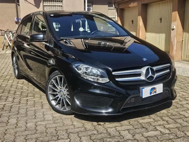 Mercedes-Benz B 180