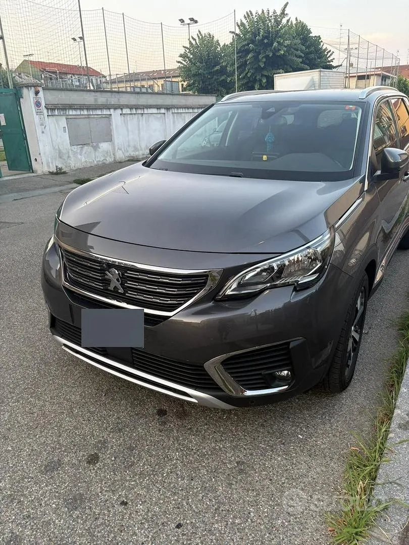 Peugeot 5008 2019 photo 2