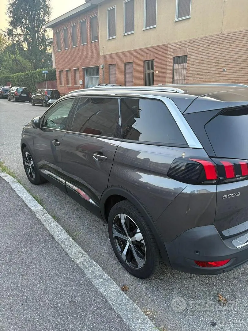 Peugeot 5008 2019 photo 3