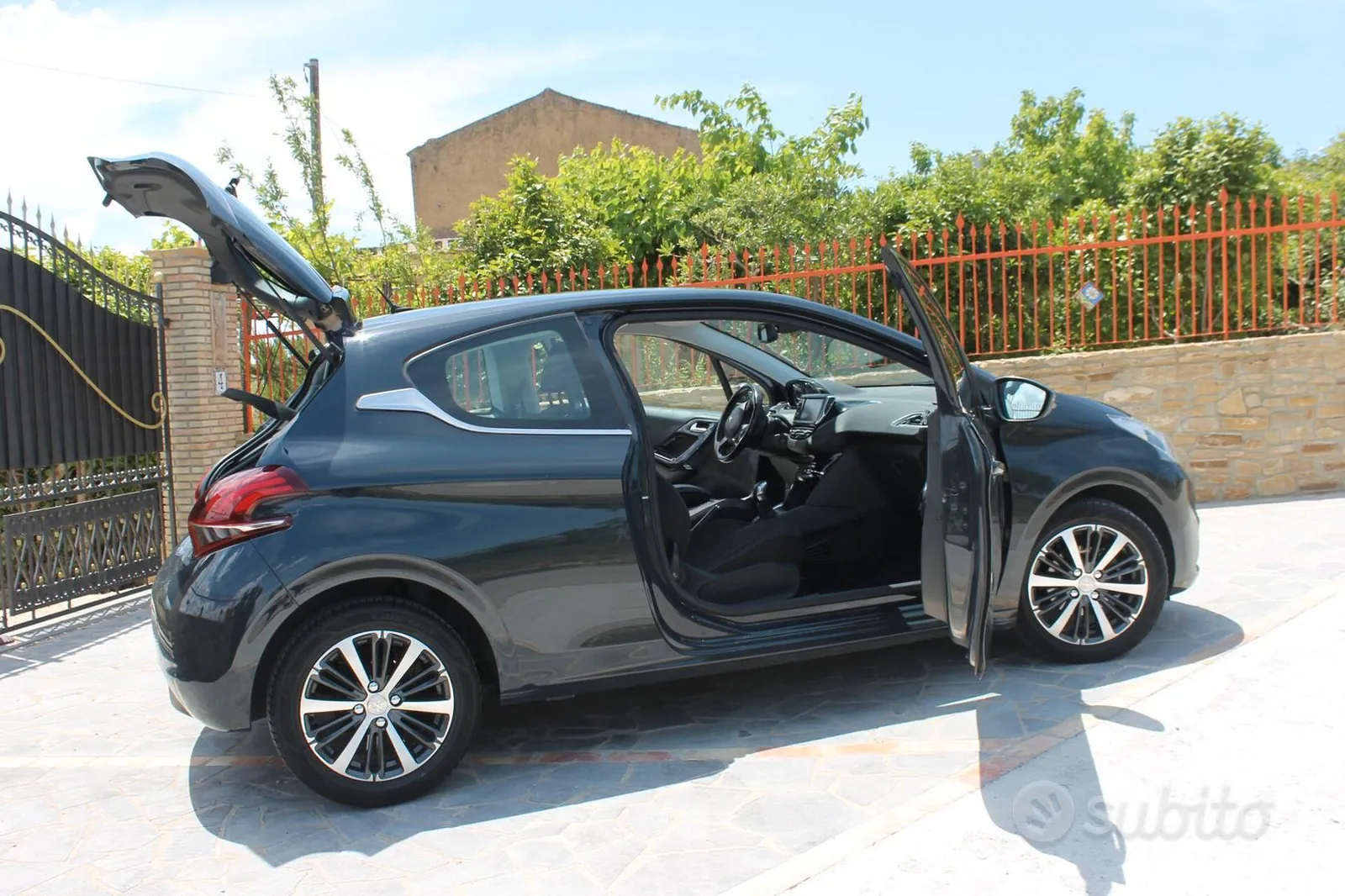 Peugeot 208 2015 photo 5