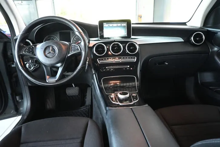 Mercedes-Benz Glc 2018 photo 2