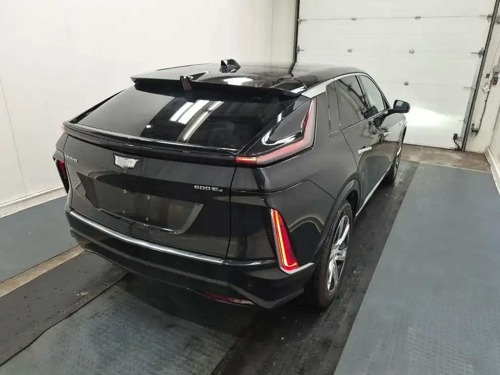 Cadillac Lyriq 2024 photo 2