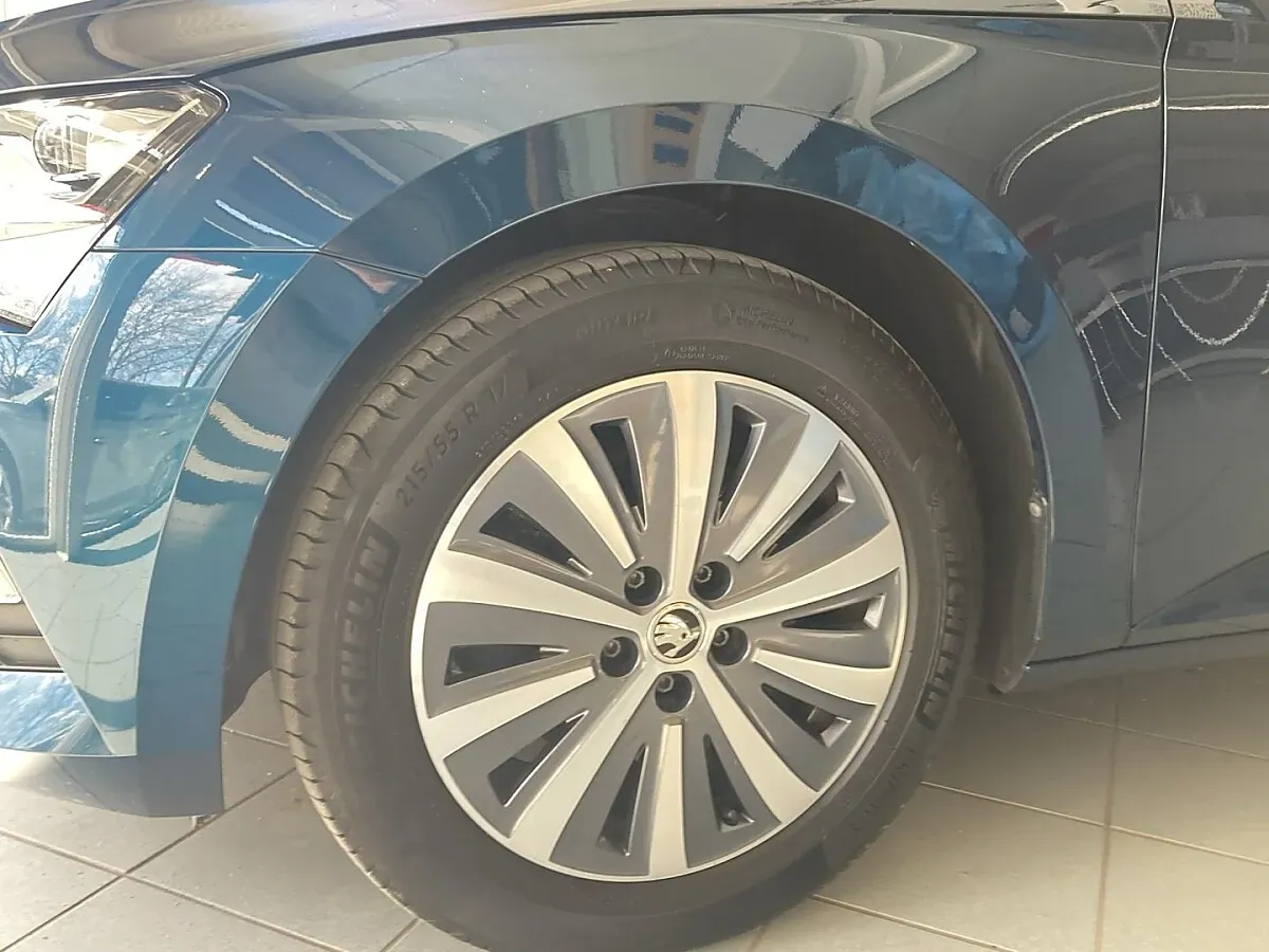 Skoda Superb 2023 photo 3