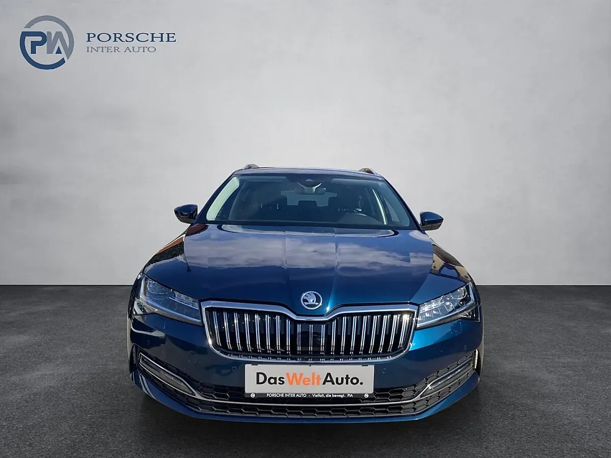 Skoda Superb 2023 photo 2
