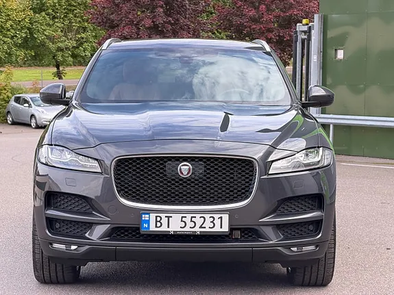 Jaguar F-Pace 2017 photo 3