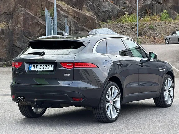 Jaguar F-Pace 2017 photo 5