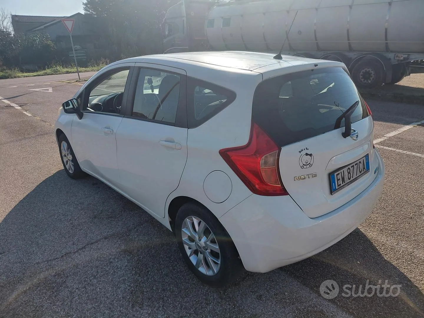 Nissan Note 2014 photo 3