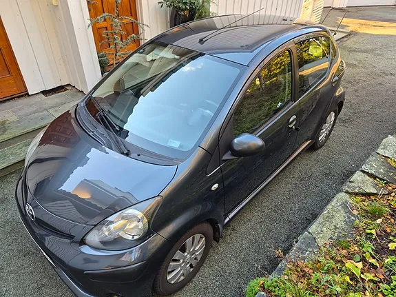 Toyota Aygo 2013 photo 2