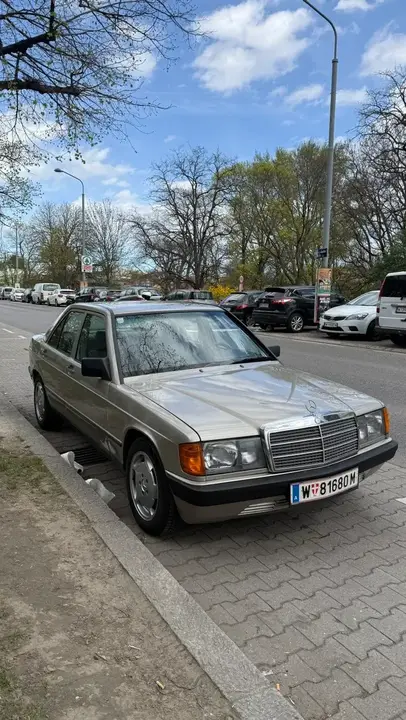 Mercedes-Benz 190