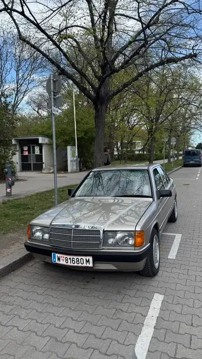 Mercedes-Benz 190 1987 photo 3
