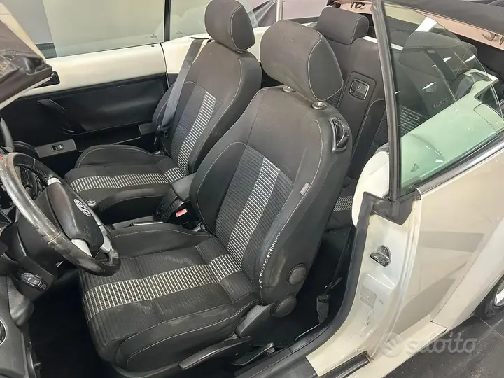 Volkswagen New Beetle 2008 photo 5