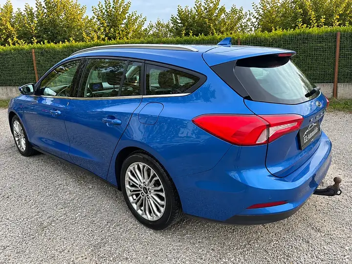 Ford Focus 2021 photo 3