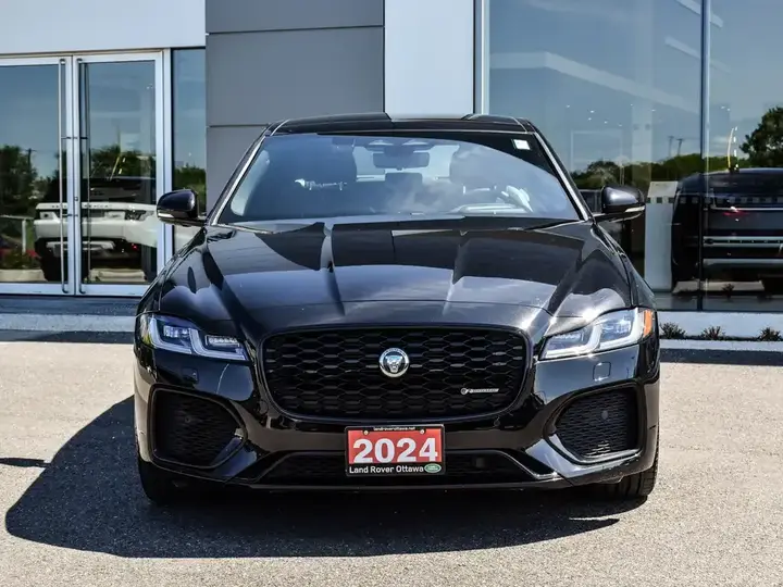 Jaguar Xf 2024 photo 2