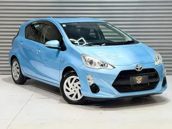 Toyota Aqua 2015 photo 2