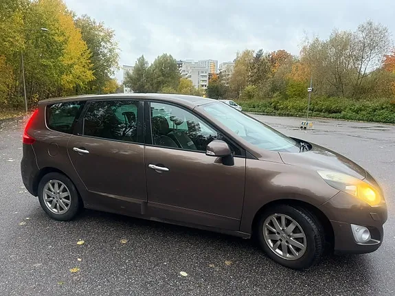 Renault Grand Scenic Iii 2011 photo 2