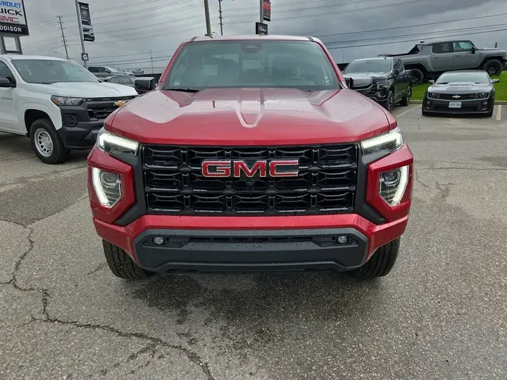 GMC Canyon 2026 photo 2