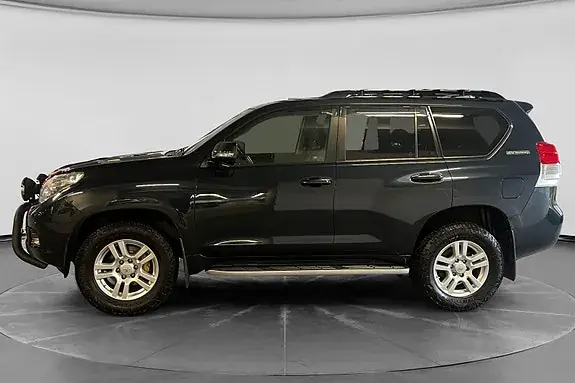 Toyota Land Cruiser 2012 photo 2