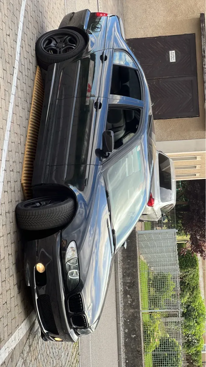 BMW 3 Series 2003 photo 2